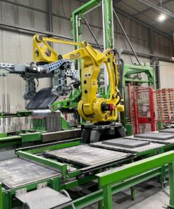 Stapelroboter STR 400 in einer Plattenfertigung